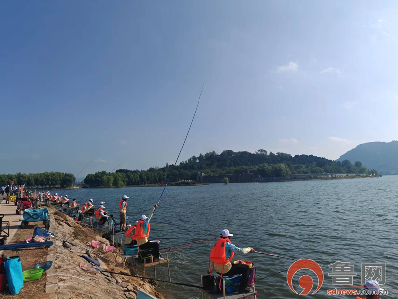 “好运山东·乐钓岩马”2024年中华垂钓大赛“国缘杯”山东枣庄选拔赛在山亭激情开赛(图2)