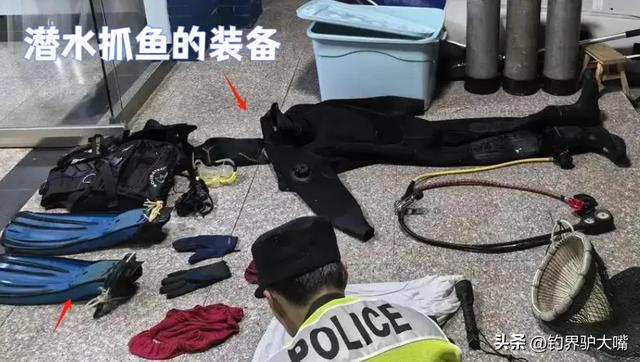 九游娱乐：“穿膛帮”作妖！陕西一河道出现巨型鲤鱼浮尸鱼腹锚钩让人气愤(图11)