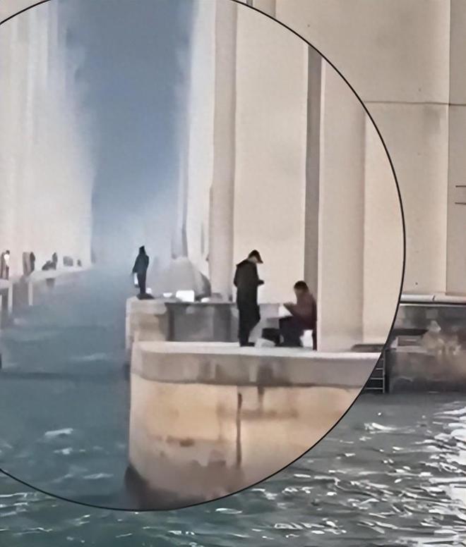 九游娱乐：港珠澳大桥成钓鱼佬乐园？承载国家经济命脉承受不了个人兴趣！