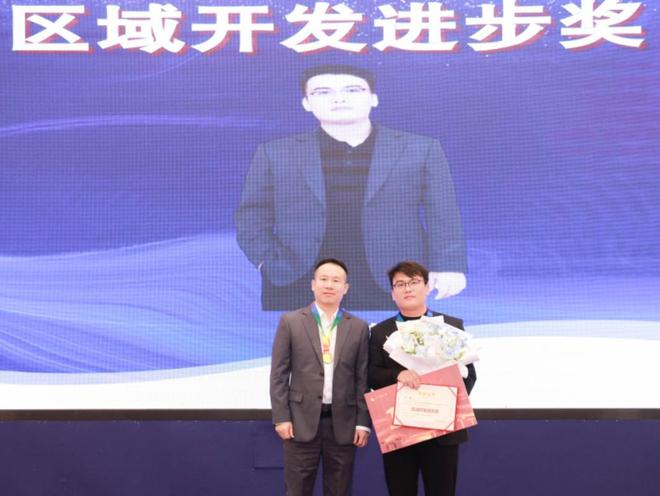 九游娱乐文化：江苏驰美市场部2024年终总结暨表彰大会落幕马耐卡品牌再创辉煌(图8)