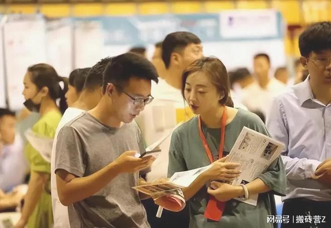经济下行钱不好挣这8样东西不要再买了正好浪费钱！