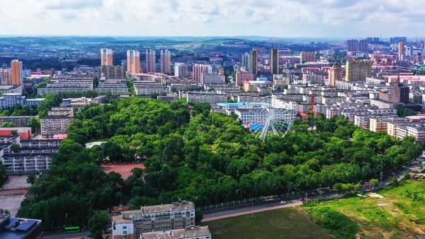 九游娱乐：走进鹤岗感受北方小城的诗意与烟火(图3)